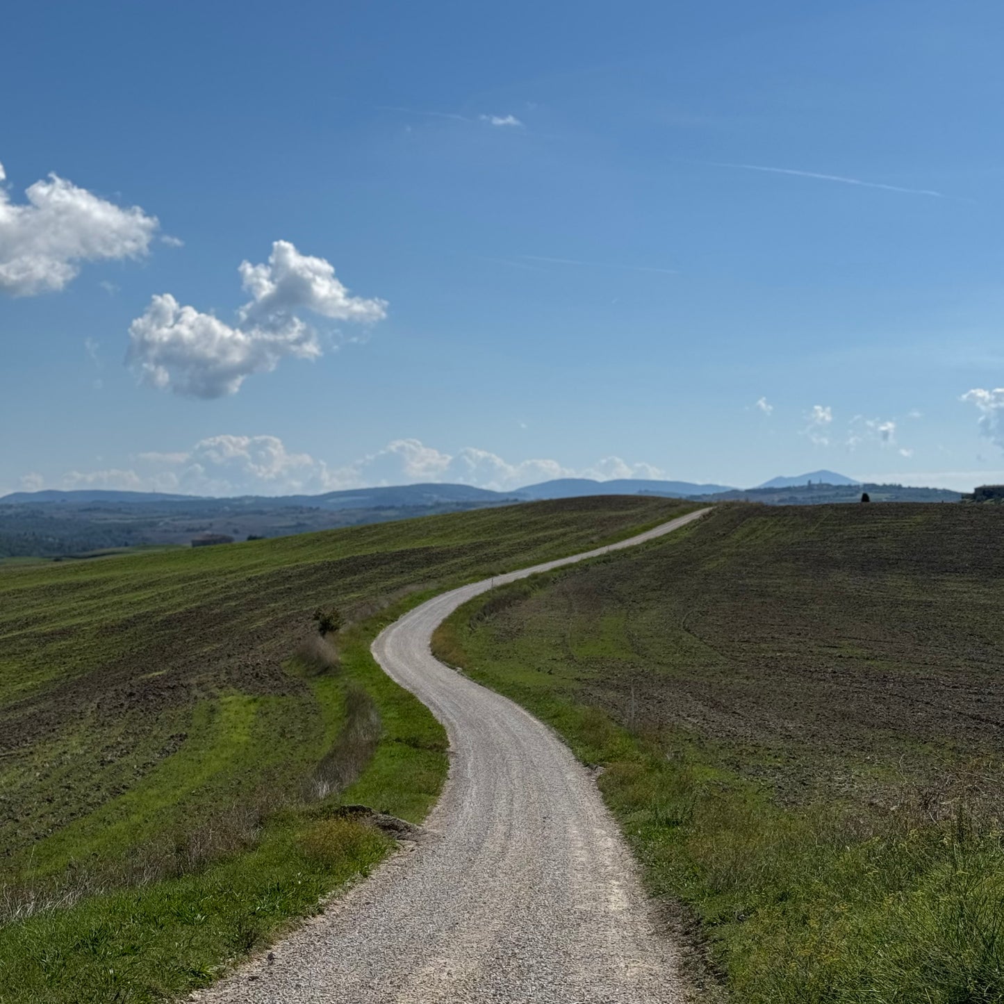 HIKE YOUR MIND & Jānis Višķers Running Adventure in Tuscany