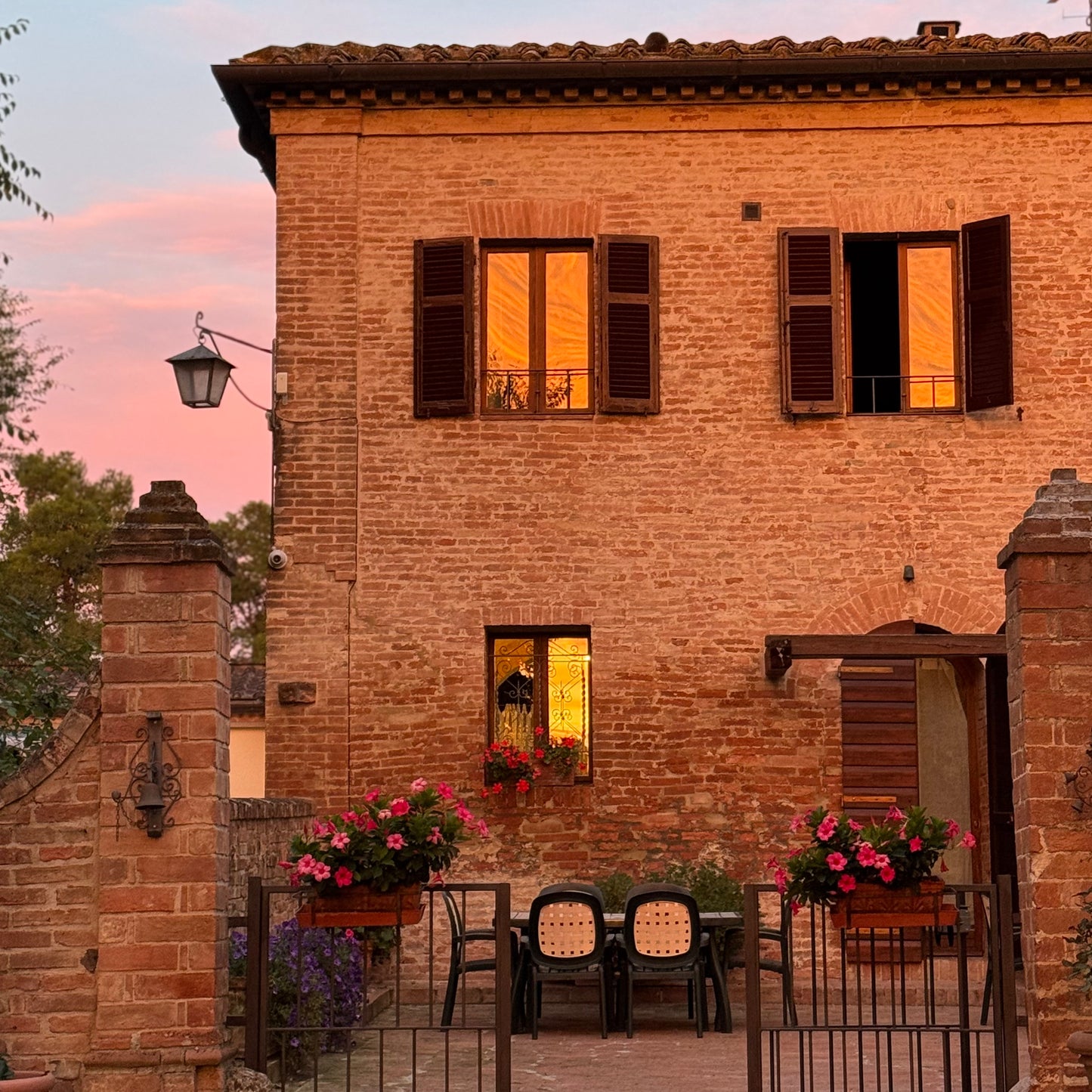 HIKE YOUR MIND & Jānis Višķers Running Adventure in Tuscany